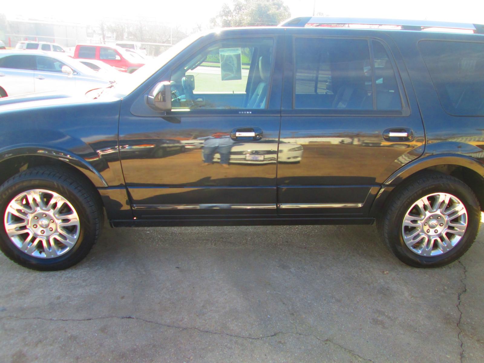 2013 BLACK Ford Expedition (1FMJU1K55DE) , located at 1815 NE 28th St., Fort Worth, TX, 76106, (817) 625-6251, 32.795582, -97.333069 - Photo #8